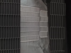 Kháng nhiệt Cây gậy linh hoạt 304 thép không gỉ thang lưới dây chuyền vận chuyển cho lò Pizza