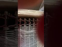 Băng tải lưới kim loại chịu nhiệt cho tủ đông hầm 304