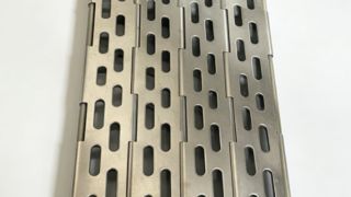 Dây chuyền băng tải tấm kim loại đục lỗ có lỗ cho lò nướng bánh lò luyện đường hầm