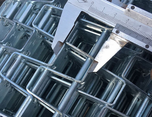 Đai băng tải lưới SGS Gi Mesh phẳng dạng tổ ong hạng nặng
